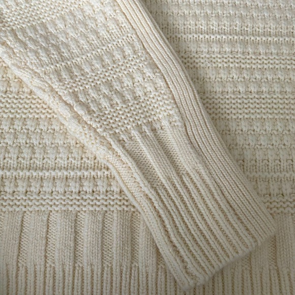 🔥⭐️🔥Club Monaco Textured Wool Turtleneck - Picture 3 of 4